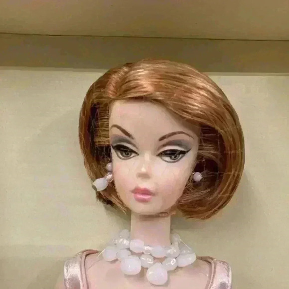 Barbie Southern Belle Doll - Picture 3 of 16